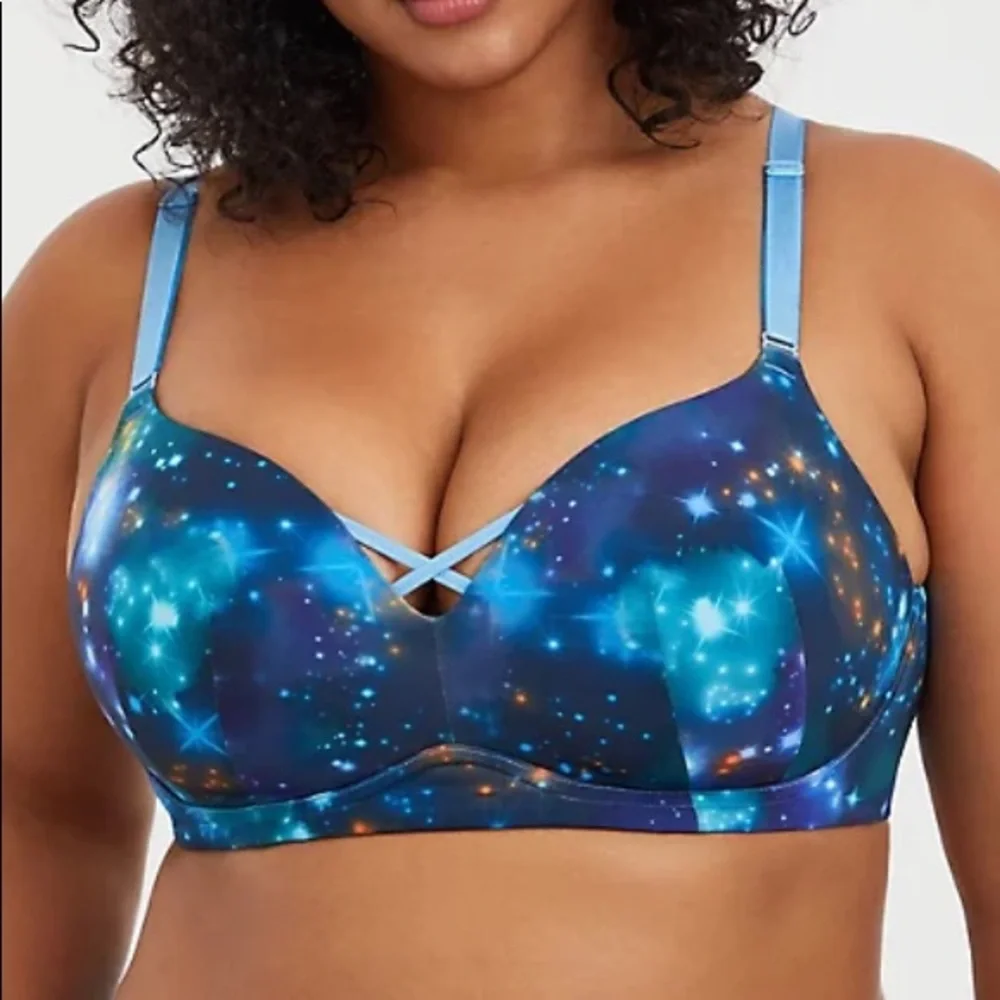 ❤️On Hold for Kathy❤️ Torrid Wire-Free Push-Up Back-Smoothing Bra, Size 46C - Picture 2 of 6